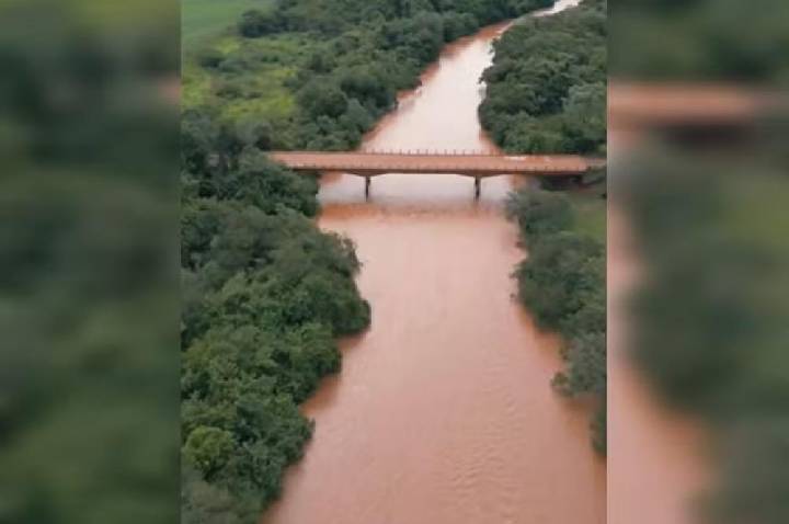 Bombeiros buscam bebê desaparecido no Rio Pardo em Águas de Santa Bárbara
