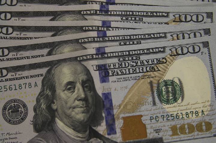 Dólar sobe para R$ 5,24 em meio a tensões entre EUA e Irã