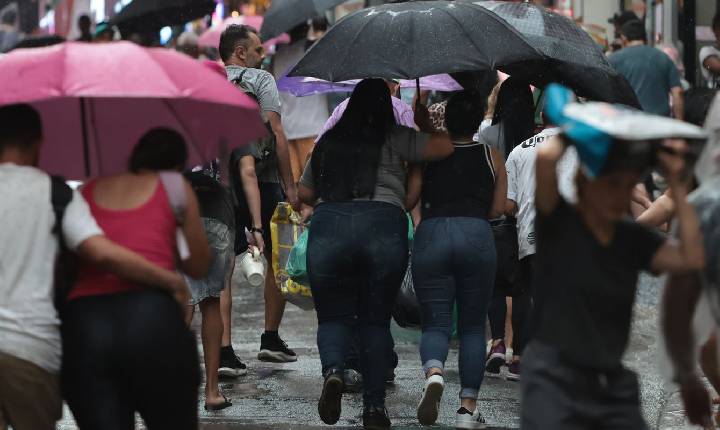 Inmet alerta para chuvas fortes no Sudeste e no Paraná