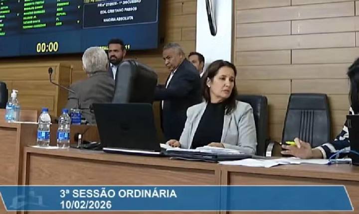 Presidente da CPI da Saúde xinga oposição com microfone ligado durante sessão em Sorocaba