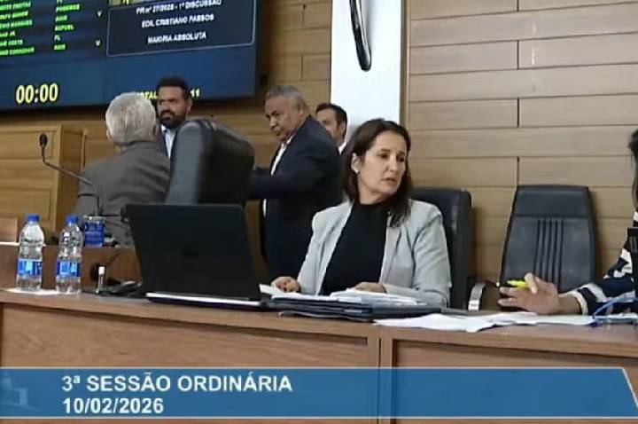 Presidente da CPI da Saúde xinga oposição com microfone ligado durante sessão em Sorocaba