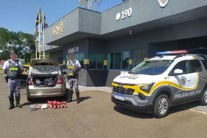 Trio de estrangeiros é preso com carro carregado de produtos furtados na Castello Branco, em Avaré