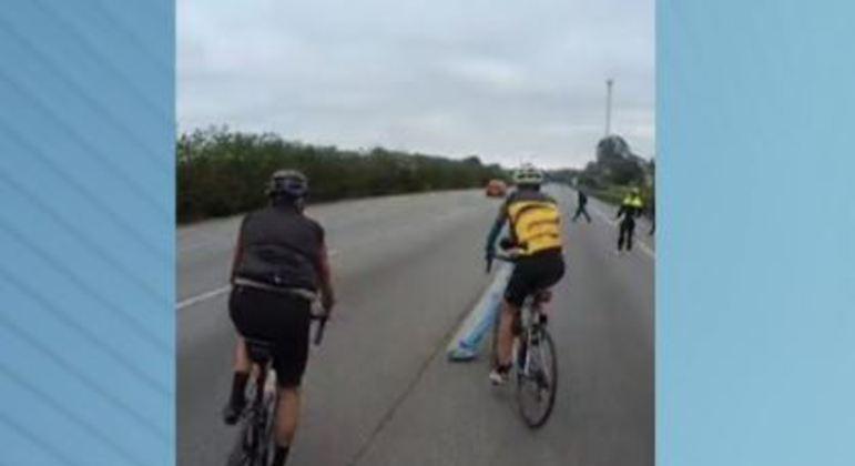 Ciclista tem bike de R$ 15 mil roubada na rodovia dos Imigrantes após ataque de criminosos na pista