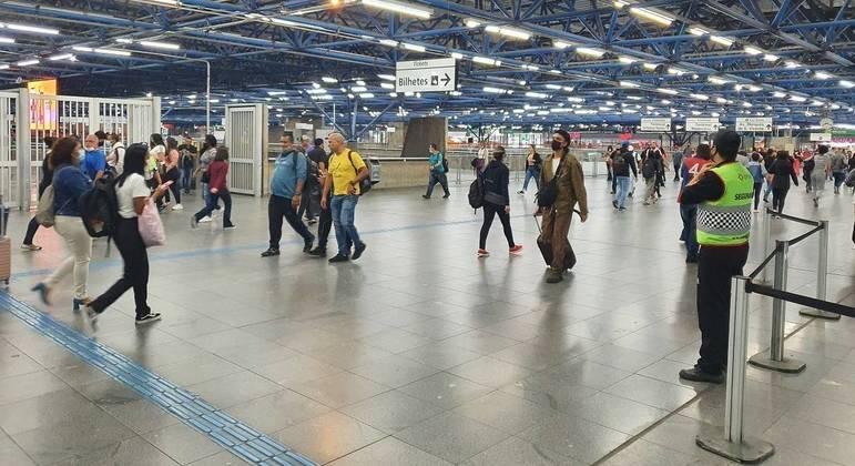 Metrô de SP exonera chefe da segurança em meio a onda de roubos em estações