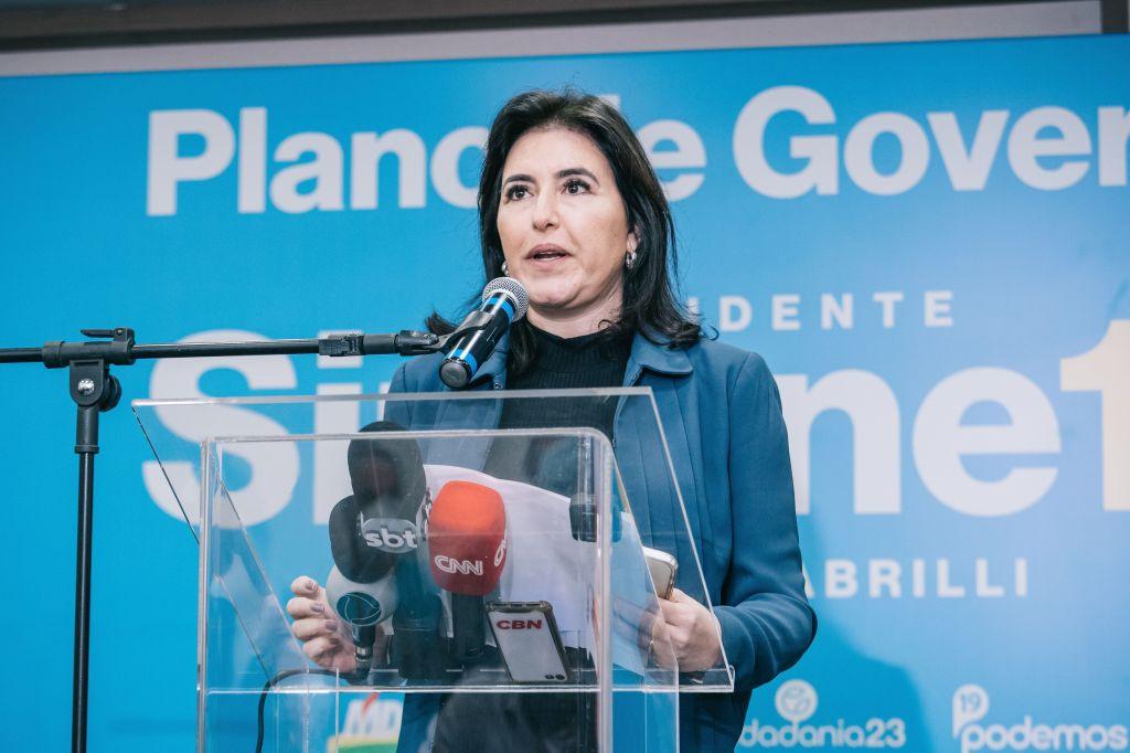Na reta final, Simone Tebet tenta evitar voto útil com viagens a Sul e Sudeste