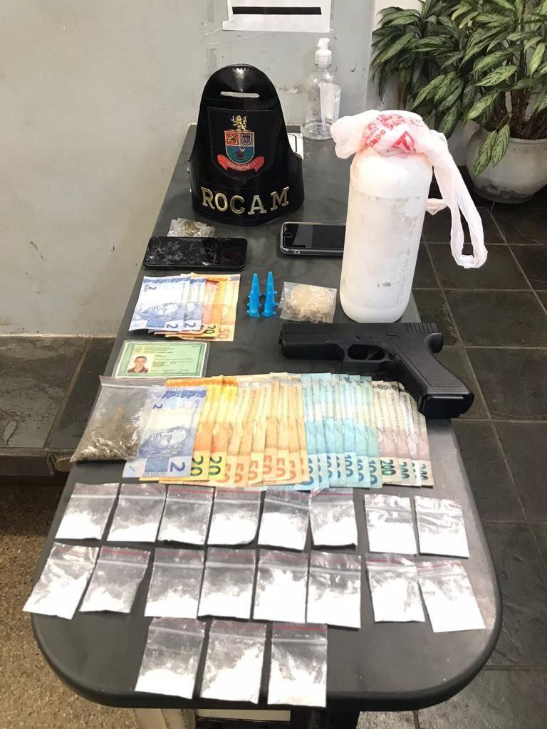 Três jovens são detidos em flagrante por tráfico de drogas em Itapetininga