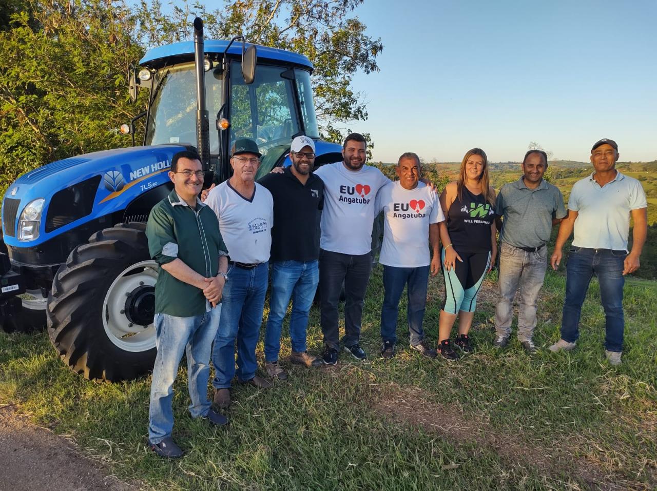 Angatuba recebe mais um trator do programa 