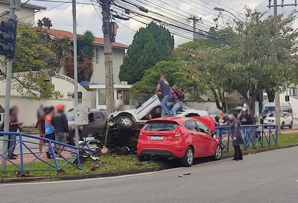 Batida entre veículos deixa uma mulher ferida em Sorocaba