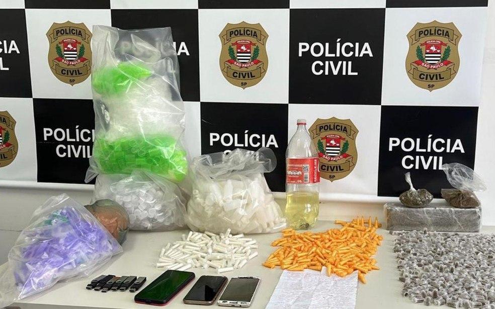Polícia detém irmãos e investiga mãe por associação ao tráfico de drogas em Cabreúva