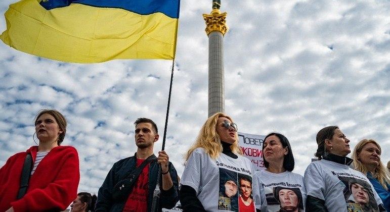 Rússia devolve corpos de 62 soldados à Ucrânia, incluindo os mortos em ataque a prisão