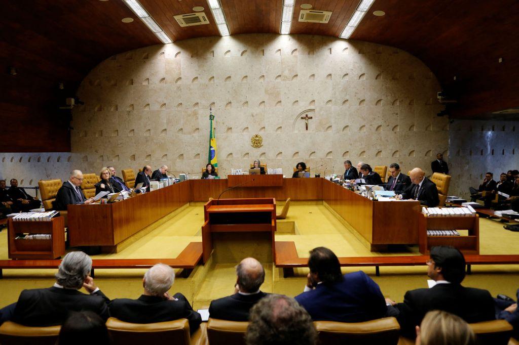 STF forma maioria a favor de manter resolução do TSE contra fake news
