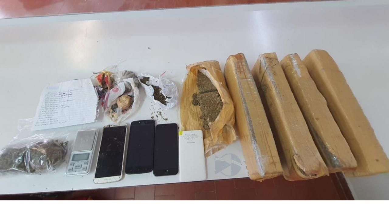 Três indivíduos são presos em flagrante por tráfico de drogas em Angatuba