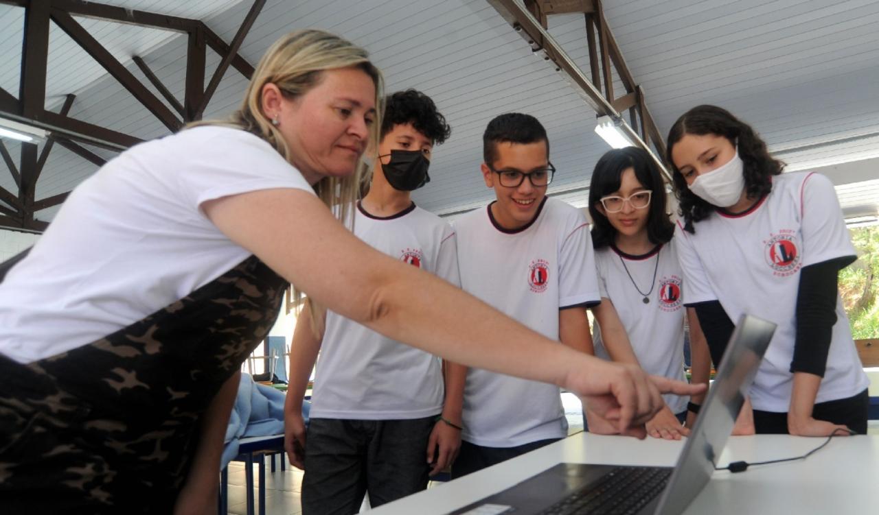 Alunos de escola estadual localizam asteroides em parceria com a Nasa