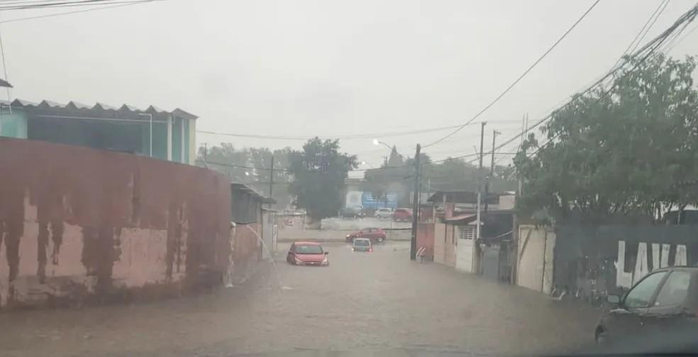 Chuva desta terça-feira provoca alagamentos na região de Jundiaí