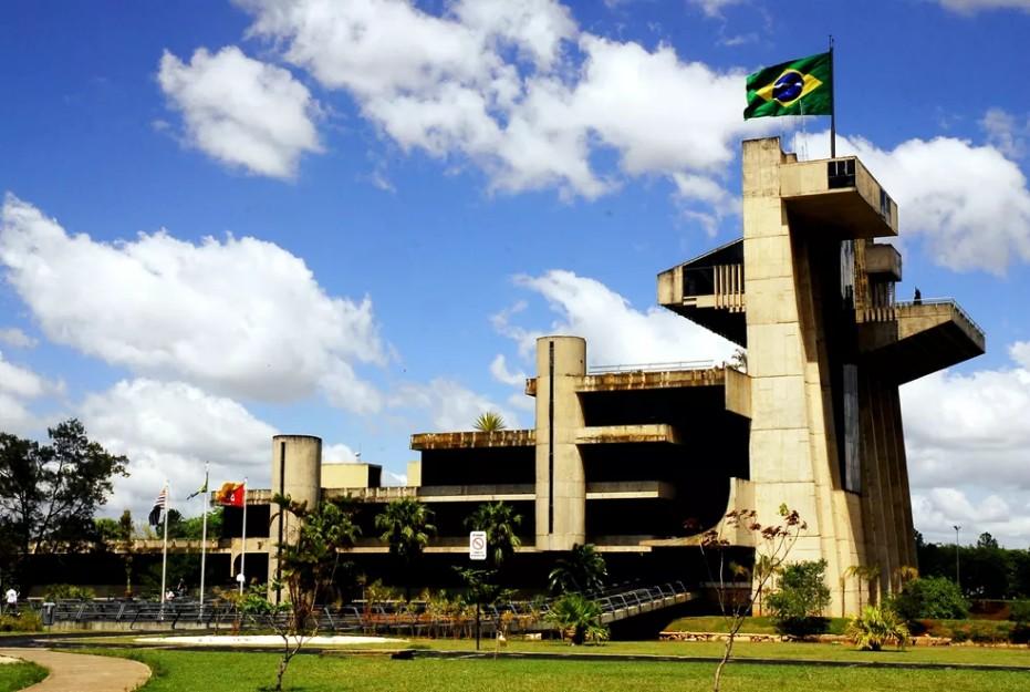 Dia de Doar: drive-thru solidário arrecada alimentos em avenida de Sorocaba