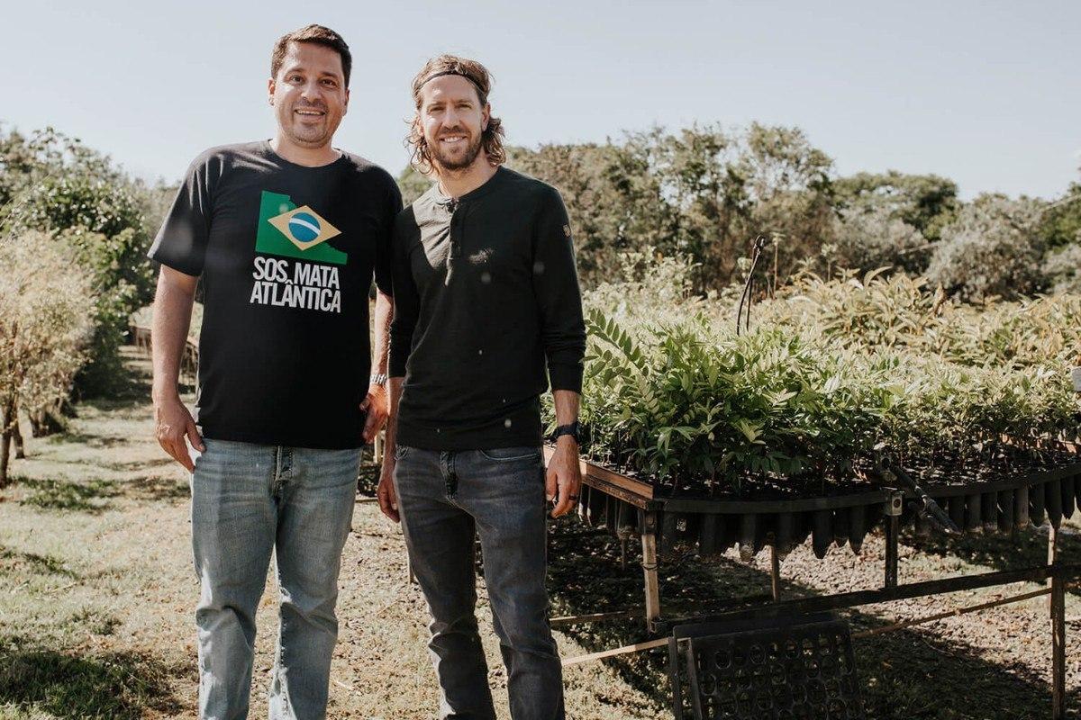 TETRACAMPEÃO SEBASTIAN VETTEL VISITA ONG NO INTERIOR DE SP QUE ATUA NA CONSERVAÇÃO DA MATA ATLÂNTICA