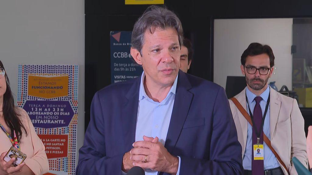 “Estamos satisfeitos”, diz Haddad sobre votação da PEC do Estouro na Câmara