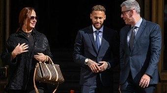 Neymar é absolvido em julgamento por supostas irregularidades em sua contratação pelo Barcelona
