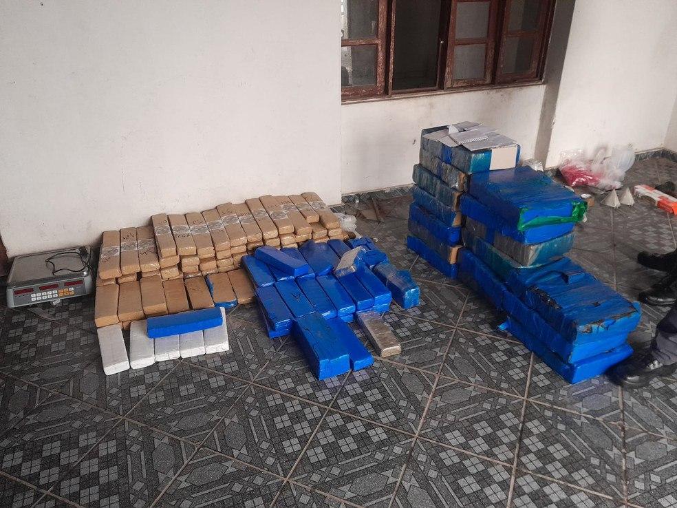 Polícia apreende 300 quilos de maconha dentro de casa em Sorocaba