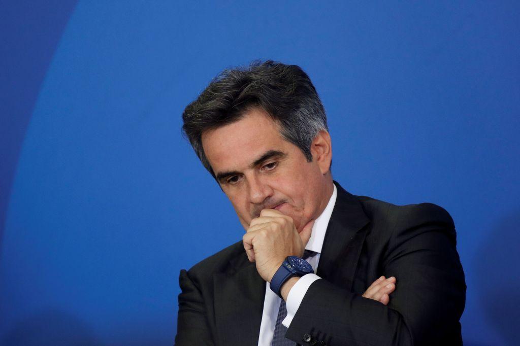 TSE intima ministros de Bolsonaro para depor