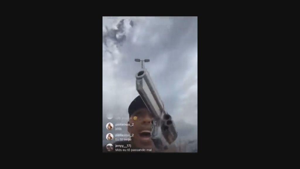 Assaltante transmite roubo pelas redes sociais no Rio de Janeiro