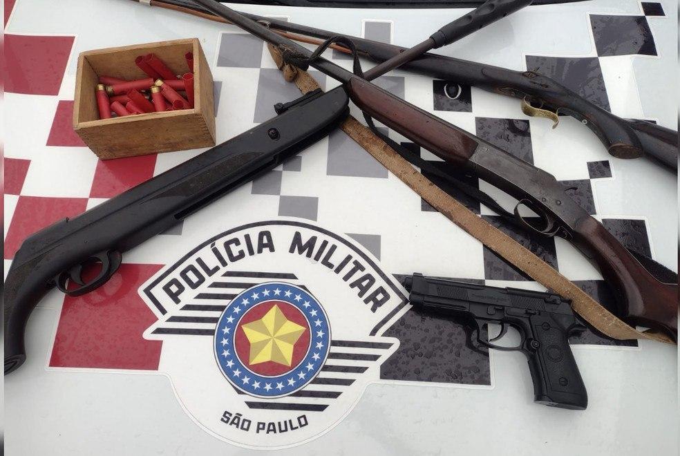 Polícia apreende armas e munições em Pilar do Sul; suspeito pagou fiança e foi liberado