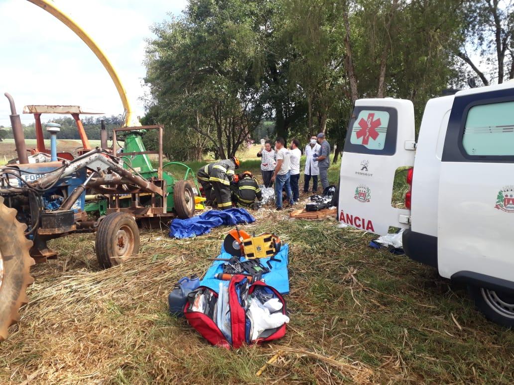 Homem prende perna em máquina agrícola entre Campina e Buri