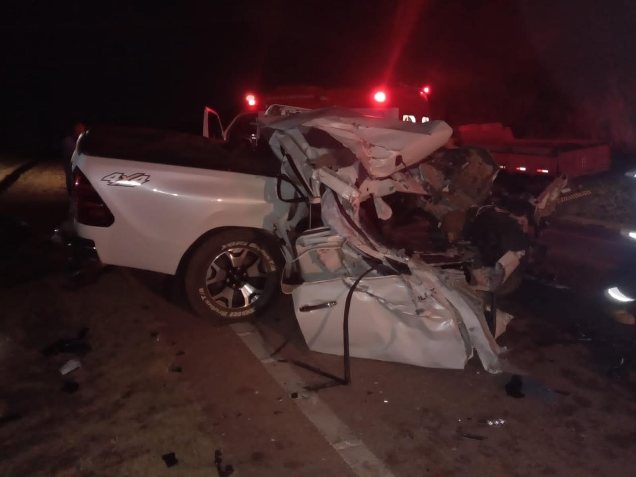 Acidente na Rodovia Raposo Tavares: Caminhonete colide na traseira de caminhão basculante