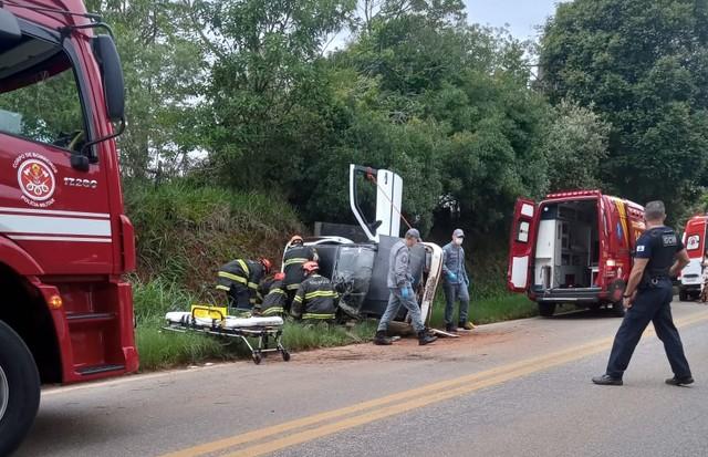 CAPOTAMENTO EM ITAPEVA DEIXA SEIS FERIDOS, INCLUINDO DUAS CRIANÇAS