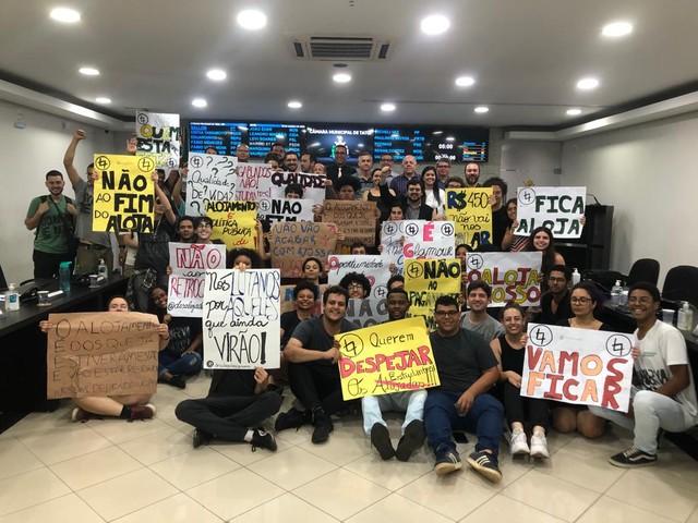 ESTUDANTES DO CONSERVATÓRIO DE TATUÍ (SP) ENTRAM EM GREVE APÓS DESMONTAGEM DE ALOJAMENTO