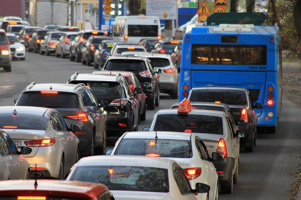 Acidente Entre Carreta e Caminhão Congestiona Rodovia Dom Pedro I em Itatiba