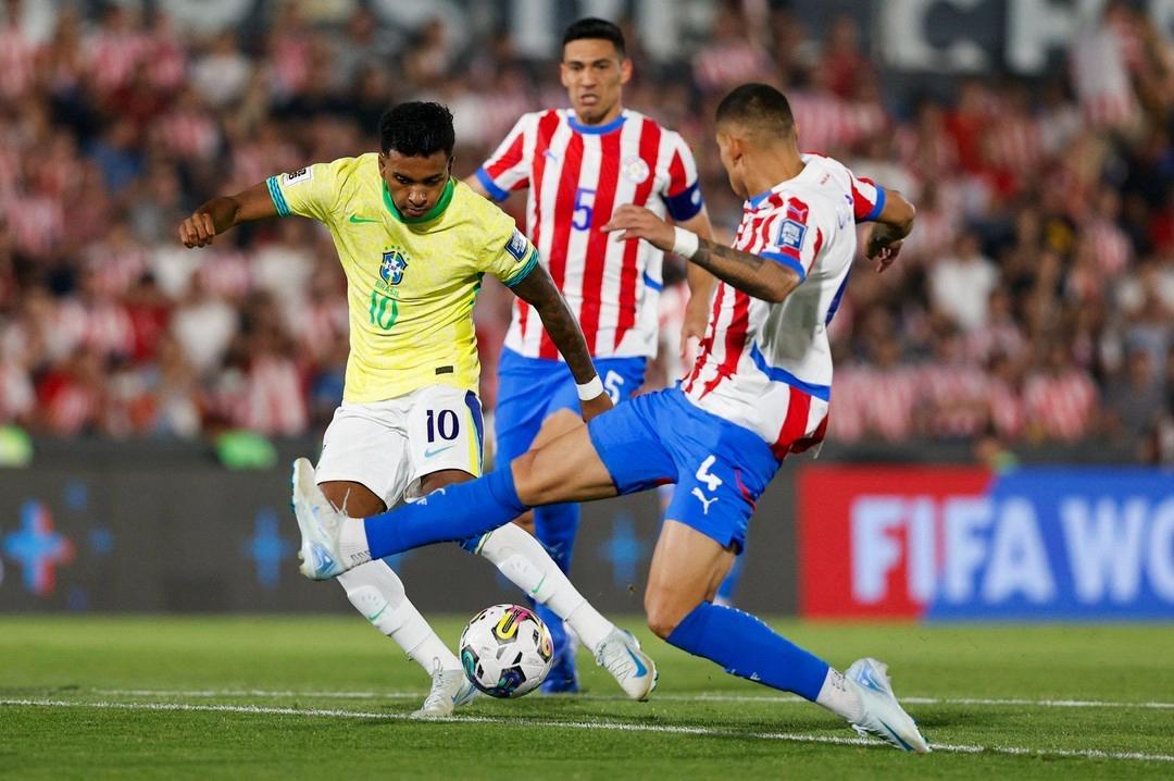 Brasil sofre derrota contra Paraguai e cai para 5ª posição nas Eliminatórias