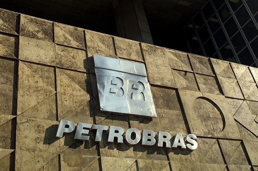 Petrobras atinge novo recorde no processamento de petróleo do pré-sal