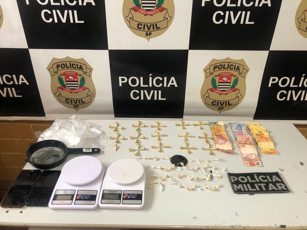 Polícia Militar Prende Homem e Apreende Menor por Tráfico de Drogas em Angatuba