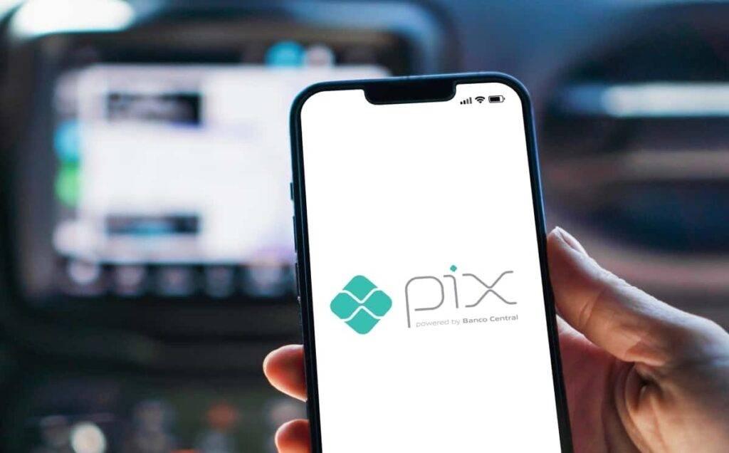 Instabilidade no Pix afeta grandes bancos e gera reclamações de usuários