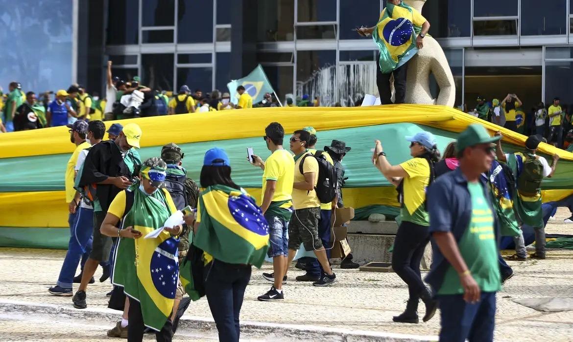 STF determina extradição de 63 brasileiros foragidos na Argentina