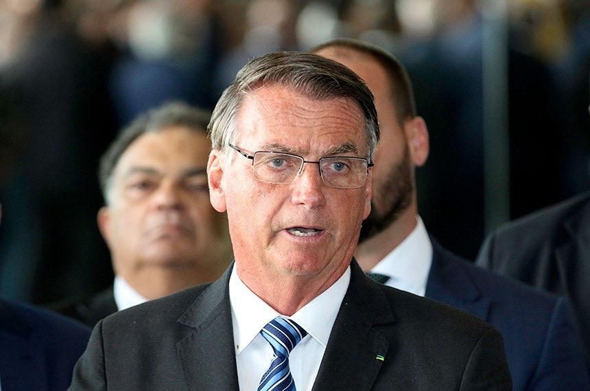 Bolsonaro nega acusações de plano de golpe e critica investigação da PF