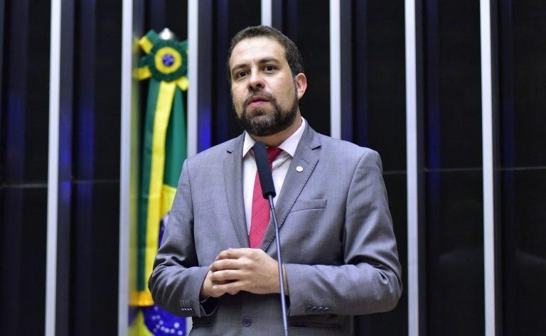 Boulos lança petição contra supersalários e critica privilégios em setores públicos