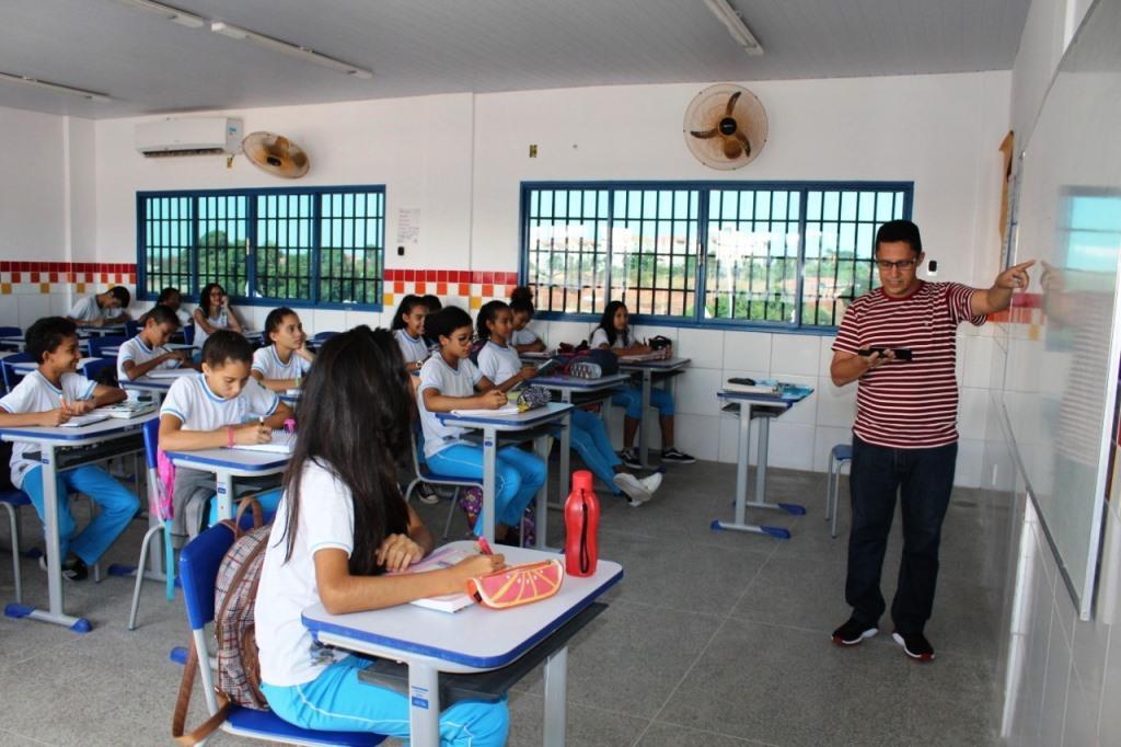 Investimentos em educação pública no Brasil crescem 23% e atingem maior nível em uma década