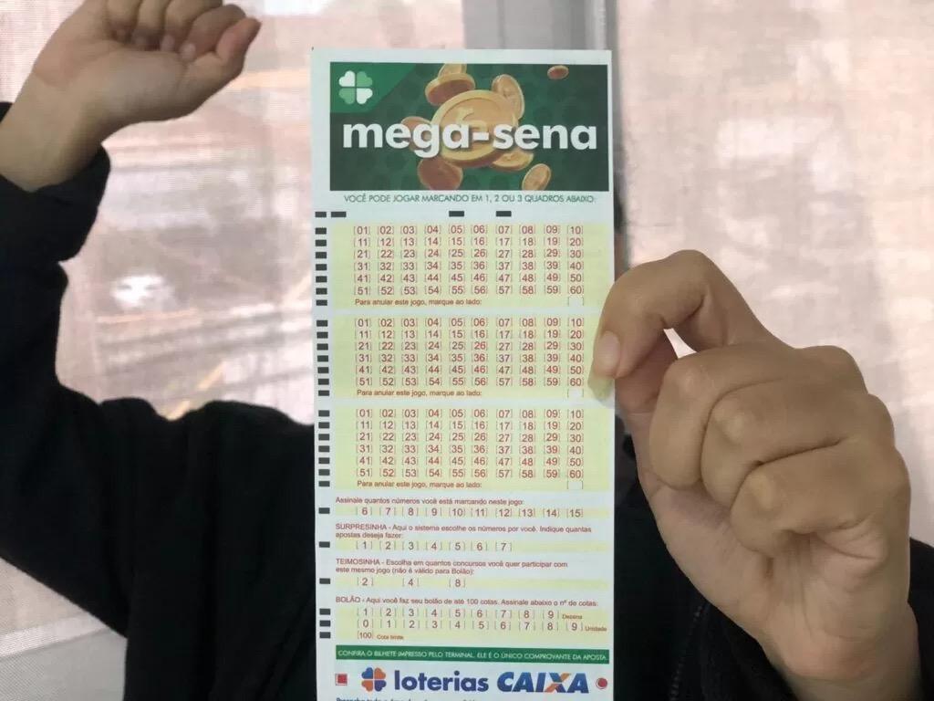 Mega-Sena sorteia prêmio de R$ 127 milhões hoje; apostas vão até as 19h