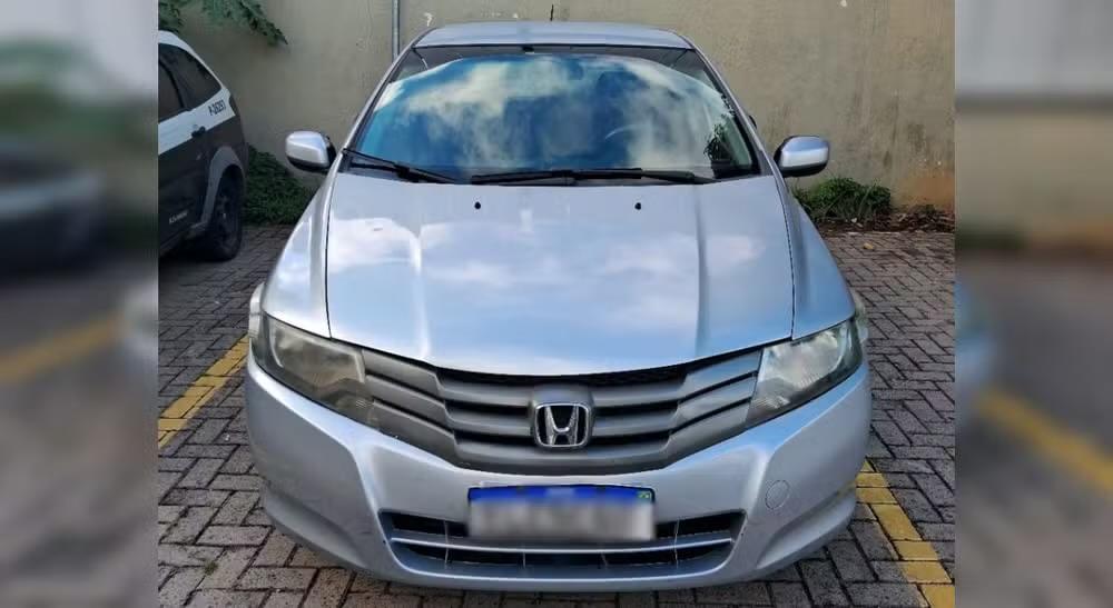 Pai é preso por deixar bebê trancado em carro em Jundiaí