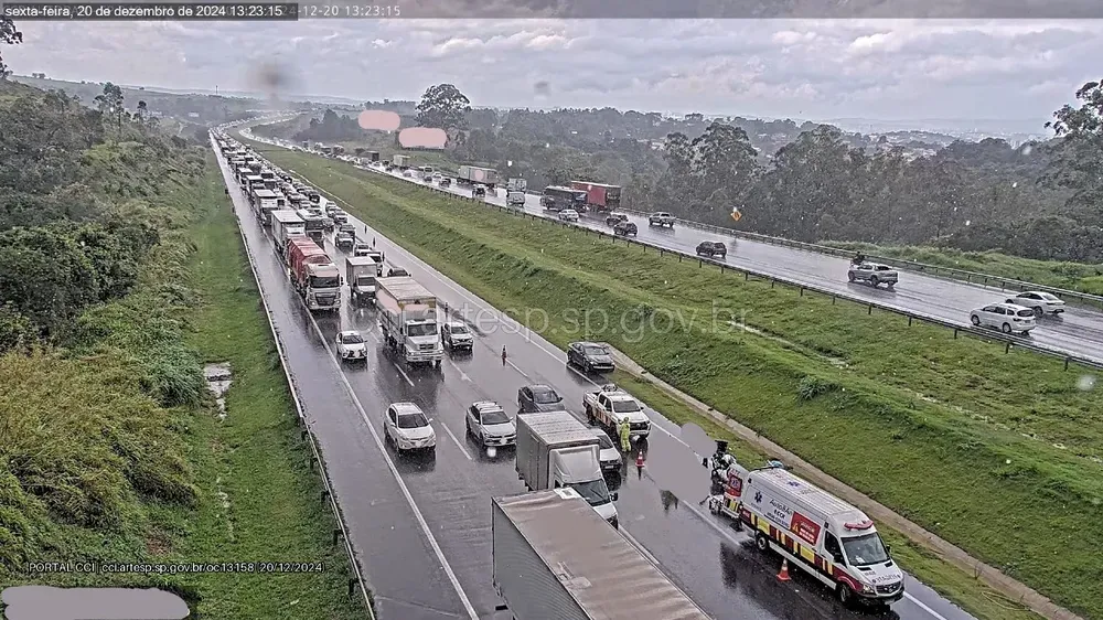Acidentes complicam o trânsito em rodovias do interior de SP