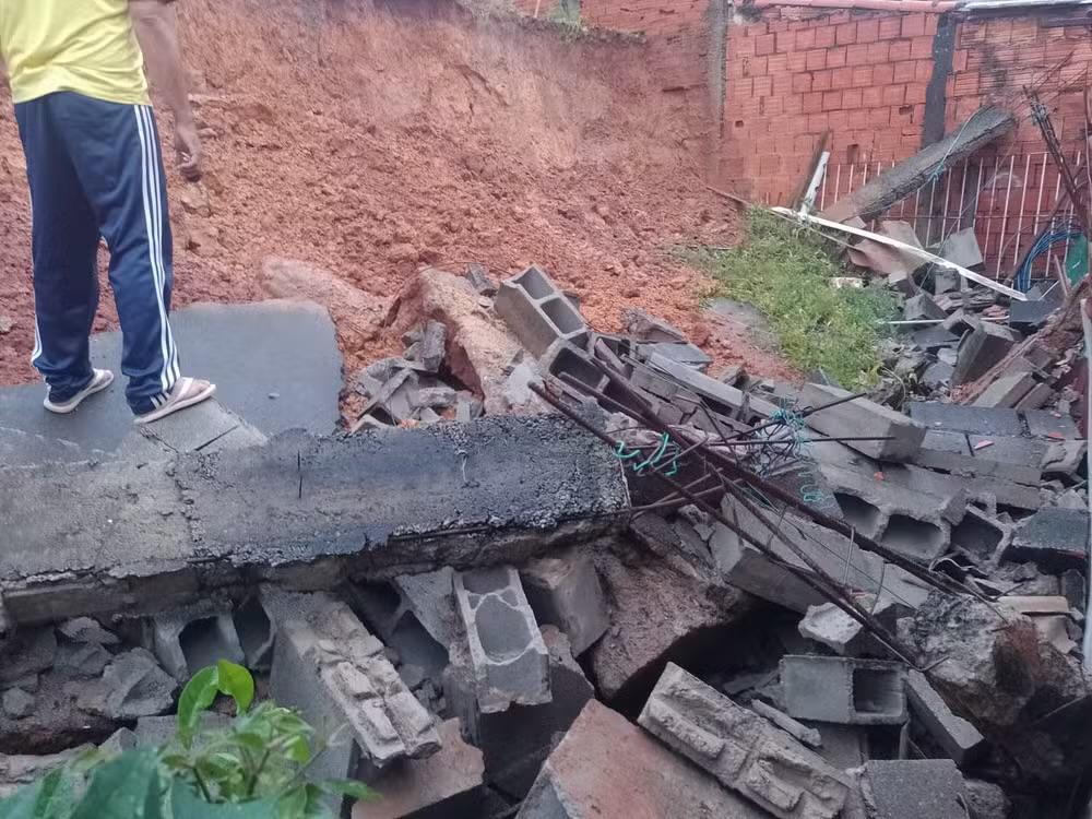 Chuva forte causa estragos em Boituva, com quedas de árvores, alagamentos e acidentes
