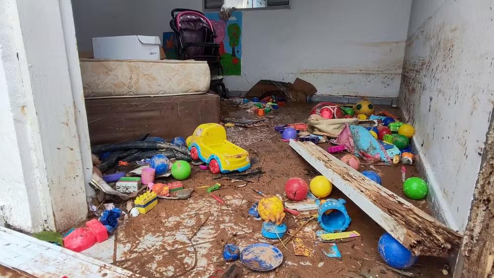 Enchente causa desabamento e momentos de desespero em Sorocaba