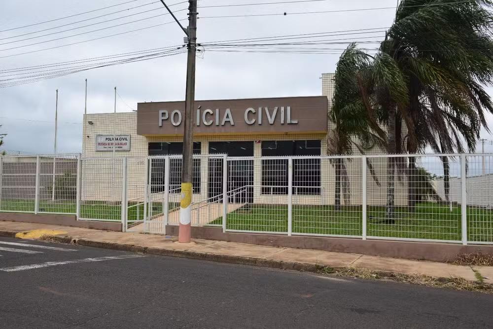 Polícia investiga homem suspeito de abusar da enteada e armazenar material ilícito em Avaré