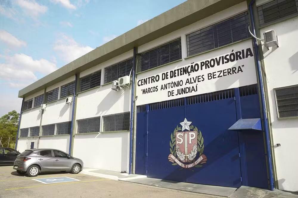 Mulher é presa ao tentar entrar com droga em presídio de Jundiaí