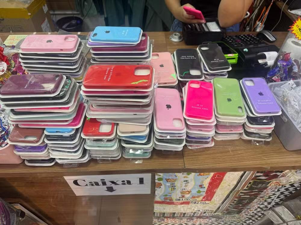 Polícia apreende milhares de acessórios falsificados para celular em Itapetininga