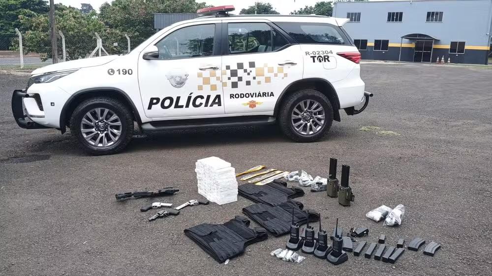 Homem é preso com arsenal escondido em fundo falso de carro na Raposo Tavares