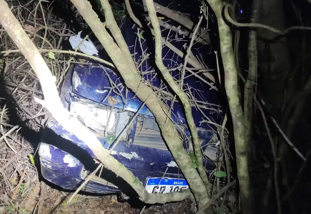 Motorista bêbado causa acidente durante ultrapassagem em Itapetininga