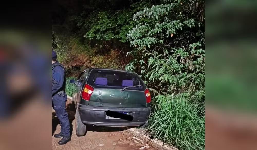 Motorista embriagado perde controle e cai em ribeirão em Taquarituba